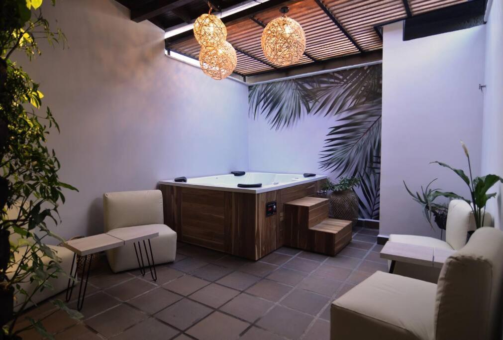 Moderno Apartamento Con Jacuzzi Y Aire Acondicionado * Medellín